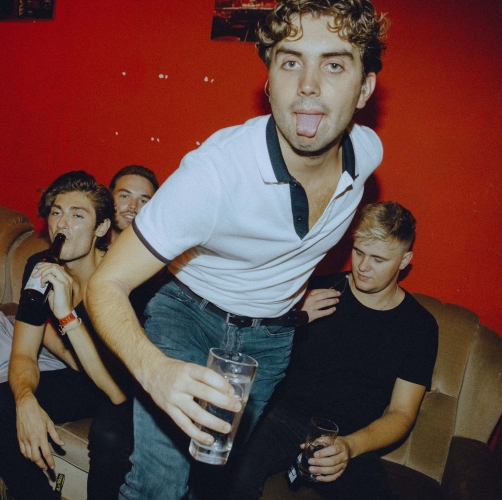 17.10. AIRWAYS (UK)<br />
Support: WARGASM (UK)